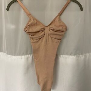 NWOT Skims Bodysuit L/XL